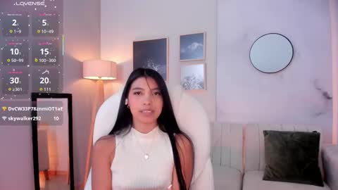 Snapshot of tiffany_low chatting on 11/21/25, 04:16 tiffany_low online show from 11/21/25, 04:16