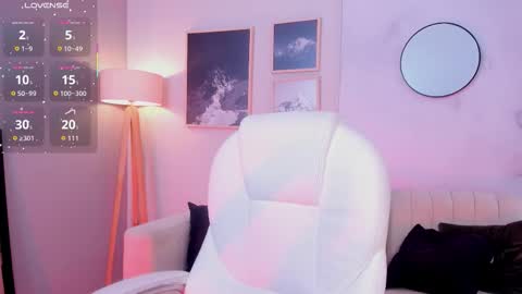 Snapshot of tiffany_low chatting on 12/01/25, 01:16 tiffany_low online show from 12/01/25, 01:16