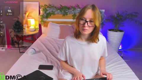 Snapshot of tiffany_roy chatting on 01/09/25, 05:44 tiffany_roy online show from 01/09/25, 05:44