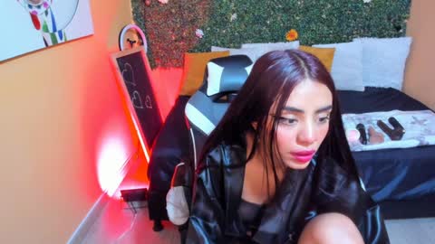 tiffany_sander online show from 12/10/24, 07:37