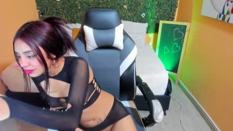 tiffany_sander online show from 12/26/24, 08:11