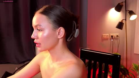 Snapshot of tiffany_sweetie chatting on 12/14/25, 11:48 Tiffany online show from 12/14/25, 11:48