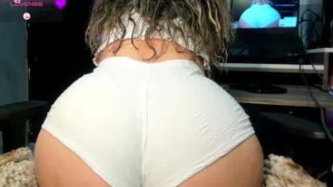 Snapshot of tiffany_teressa chatting on 09/23/25, 02:14 tiffany theressa online show from 09/23/25, 02:14