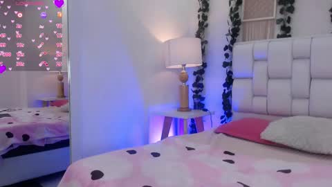 Snapshot of tiffanygh_ chatting on 11/26/25, 07:48 Tiffany online show from 11/26/25, 07:48