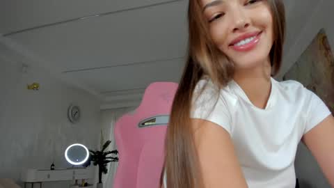 Tiffany Houston online show from 02/03/25, 09:52