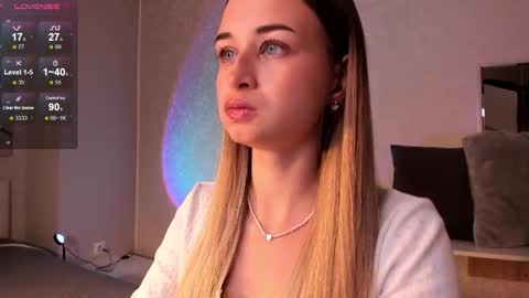 Tiffany online show from 10/13/25, 01:22