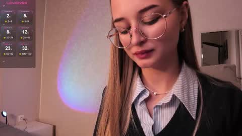 Tiffany online show from 10/21/25, 03:13