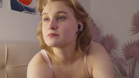 tiffanyjons online show from 02/09/25, 12:28