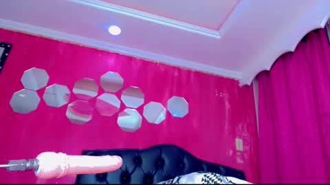Snapshot of tiffanymackensyy69 chatting on 12/19/25, 11:45 tiffanymackensyy69 online show from 12/19/25, 11:45
