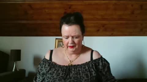 Snapshot of tiffanymature chatting on 11/12/25, 11:32 TiffanyMature online show from 11/12/25, 11:32