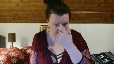 Snapshot of tiffanymature chatting on 11/25/25, 03:23 TiffanyMature online show from 11/25/25, 03:23