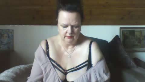TiffanyMature online show from 03/11/26, 11:05