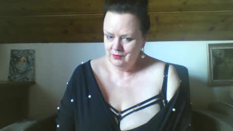 TiffanyMature online show from 04/11/26, 02:10