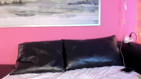 Stefany Suarez online show from 09/20/25, 12:17