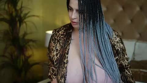 Snapshot of tiffanytrinity chatting on 10/05/25, 07:34 Tiffany online show from 10/05/25, 07:34