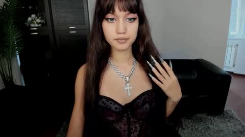 Snapshot of tiffanyyoun chatting on 09/23/25, 10:29 tiffanyyoun online show from 09/23/25, 10:29