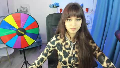 Snapshot of tiffanyyoun chatting on 11/01/25, 11:23 tiffanyyoun online show from 11/01/25, 11:23