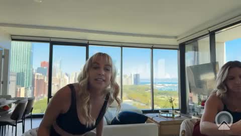 Snapshot of tiffstreatsxoxo chatting on 09/25/25, 05:27 Tiffstreatsxoxo online show from 09/25/25, 05:27