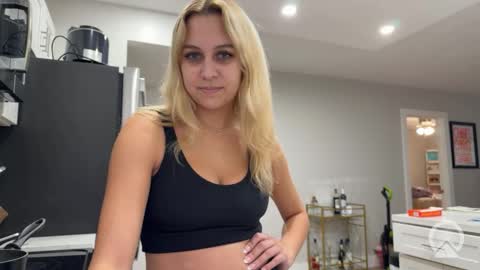 Snapshot of tiffstreatsxoxo chatting on 10/11/25, 05:33 Tiffstreatsxoxo online show from 10/11/25, 05:33