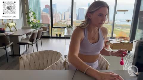 Snapshot of tiffstreatsxoxo chatting on 10/25/25, 07:30 Tiffstreatsxoxo online show from 10/25/25, 07:30