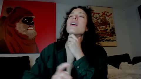 Snapshot of tiggerrosey chatting on 10/28/25, 07:49 All my Links online show from 10/28/25, 07:49