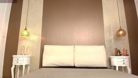 T I F F A N Y online show from 11/10/25, 08:08