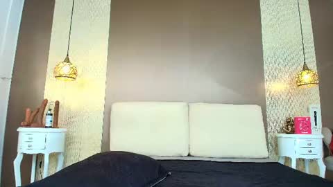 T I F F A N Y online show from 07/22/26, 07:05