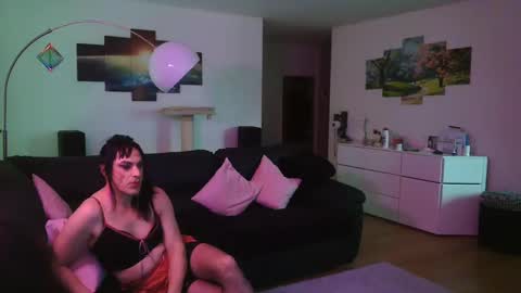 Tifanystitar online show from 03/10/25, 08:04