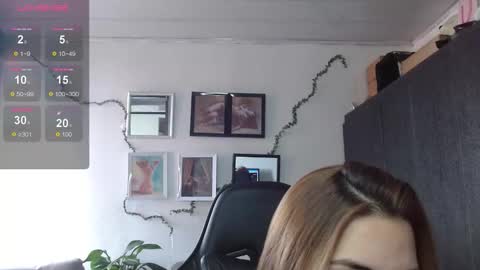 Tiina hz online show from 09/25/25, 05:49