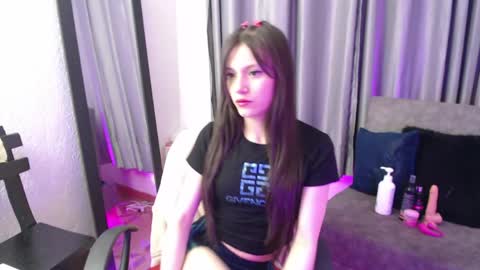 Snapshot of tiinajonus_ chatting on 04/22/26, 04:04 tiinajonus_ online show from 04/22/26, 04:04