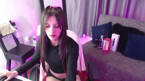 Snapshot of tiinajonus_ chatting on 05/18/26, 04:07 tiinajonus_ online show from 05/18/26, 04:07