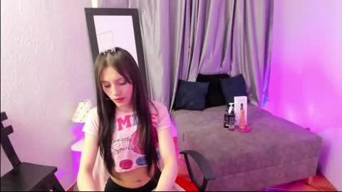 Snapshot of tiinajonus_ chatting on 05/28/26, 04:43 tiinajonus_ online show from 05/28/26, 04:43