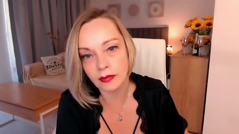 Snapshot of tilly_eliot chatting on 03/29/26, 08:20 Tilly online show from 03/29/26, 08:20