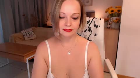 Snapshot of tilly_eliot chatting on 04/25/26, 08:28 Tilly online show from 04/25/26, 08:28