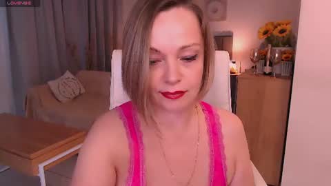 Tilly online show from 07/25/26, 08:50
