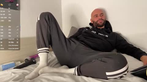 Snapshot of tim_beard chatting on 12/04/25, 08:50 Tim Beard online show from 12/04/25, 08:50