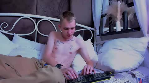 Snapshot of tim_blackk chatting on 09/15/25, 03:56 Tim online show from 09/15/25, 03:56