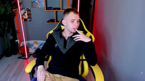 Snapshot of tim_blackk chatting on 10/17/25, 09:50 Tim online show from 10/17/25, 09:50