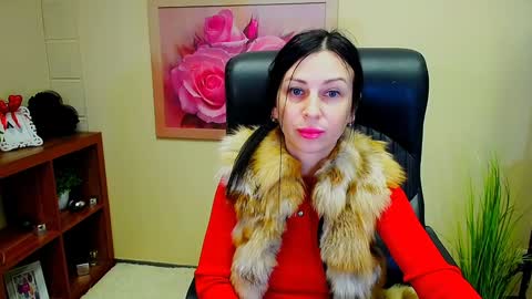 Luisa online show from 12/18/24, 12:07