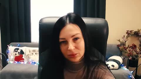 Snapshot of timeparadice chatting on 01/14/26, 09:15 Luisa online show from 01/14/26, 09:15