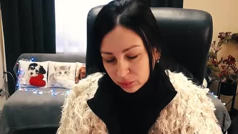 Snapshot of timeparadice chatting on 02/04/26, 10:54 Luisa online show from 02/04/26, 10:54