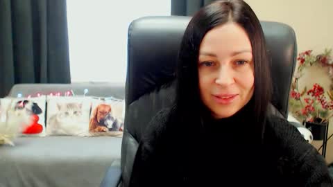 Snapshot of timeparadice chatting on 03/03/26, 11:27 Luisa online show from 03/03/26, 11:27