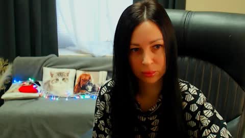 Snapshot of timeparadice chatting on 03/17/26, 09:12 Luisa online show from 03/17/26, 09:12
