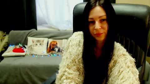Snapshot of timeparadice chatting on 03/18/26, 09:01 Luisa online show from 03/18/26, 09:01