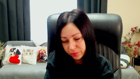 Snapshot of timeparadice chatting on 03/25/26, 08:31 Luisa online show from 03/25/26, 08:31