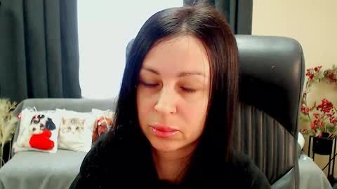 Snapshot of timeparadice chatting on 03/26/26, 09:15 Luisa online show from 03/26/26, 09:15