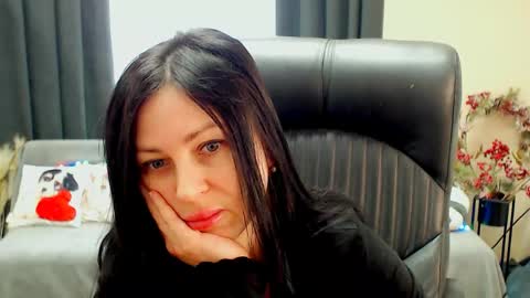 Snapshot of timeparadice chatting on 04/16/26, 07:53 Luisa online show from 04/16/26, 07:53