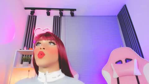 Snapshot of timmy_boyy chatting on 11/18/25, 01:33 Hallie And Annie online show from 11/18/25, 01:33