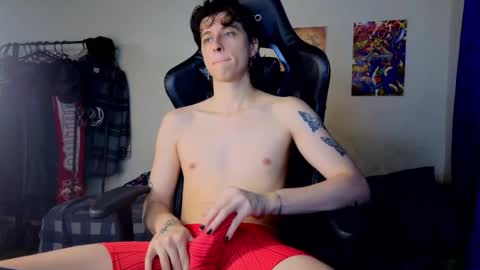 Snapshot of timmyhotmilk chatting on 11/02/25, 10:34 timmy independent model help me reach 50 thumbs up pls online show from 11/02/25, 10:34