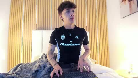 Timothy 21 years old online show from 06/08/26, 08:31